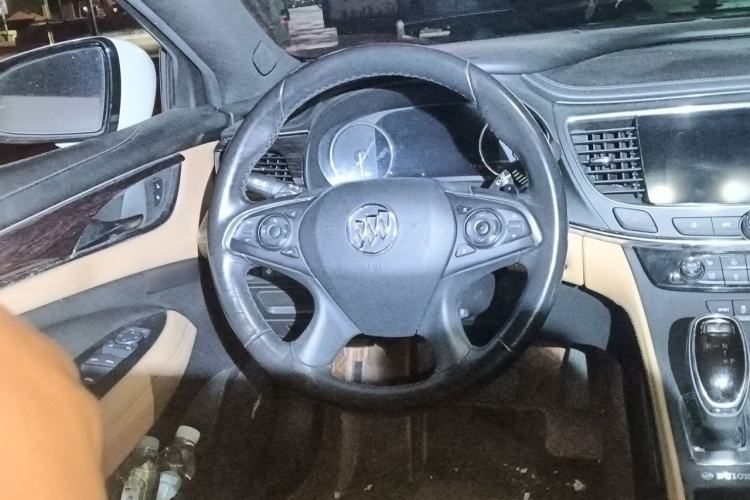 Used Buick LaCrosse 2019 28T Prestige Model Steering Wheel