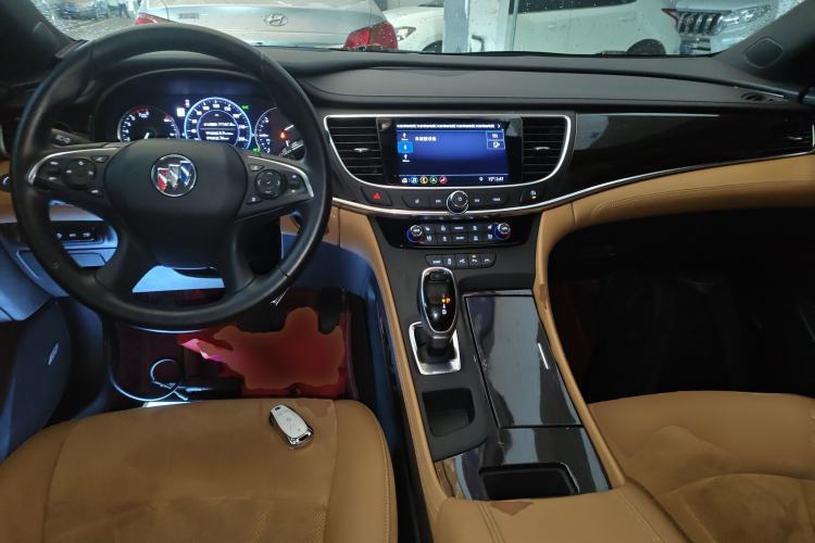 Used Buick LaCrosse 2019 28T Prestige Model Center Console