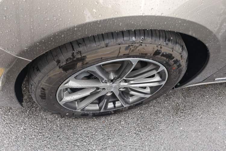Used Buick LaCrosse 2019 28T Prestige Model Exterior 4