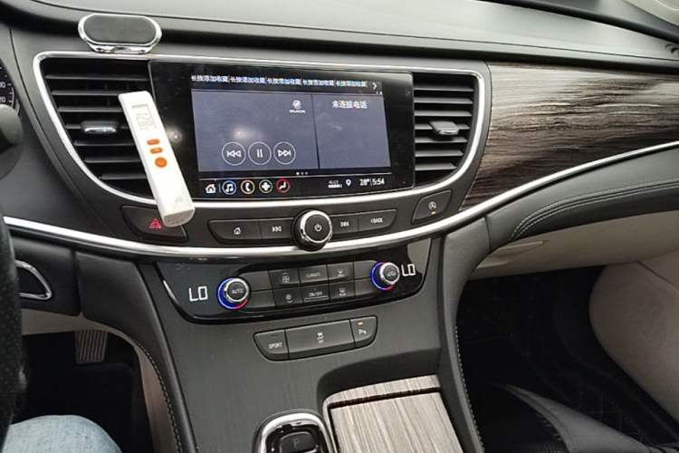 Used Buick LaCrosse 2020 652T Elite Edition Audio And AC Panel