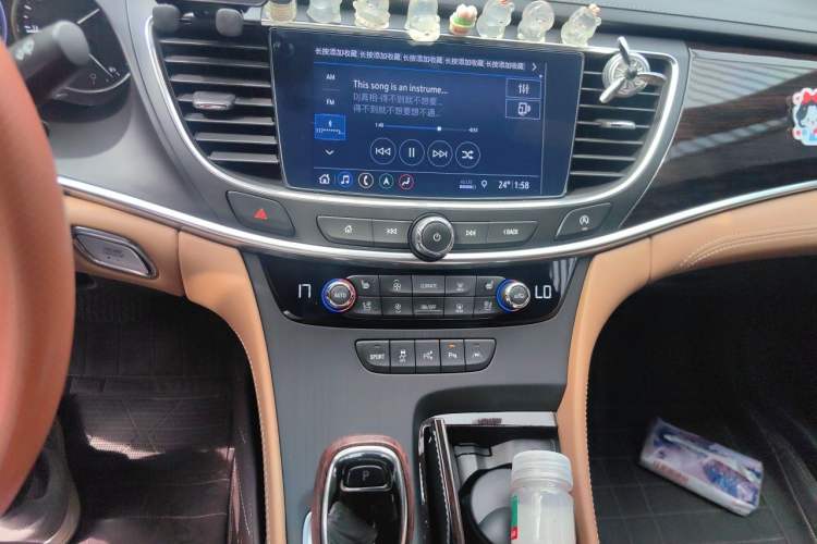 Used Buick LaCrosse 2020 652T Prestige Edition Audio And AC Panel