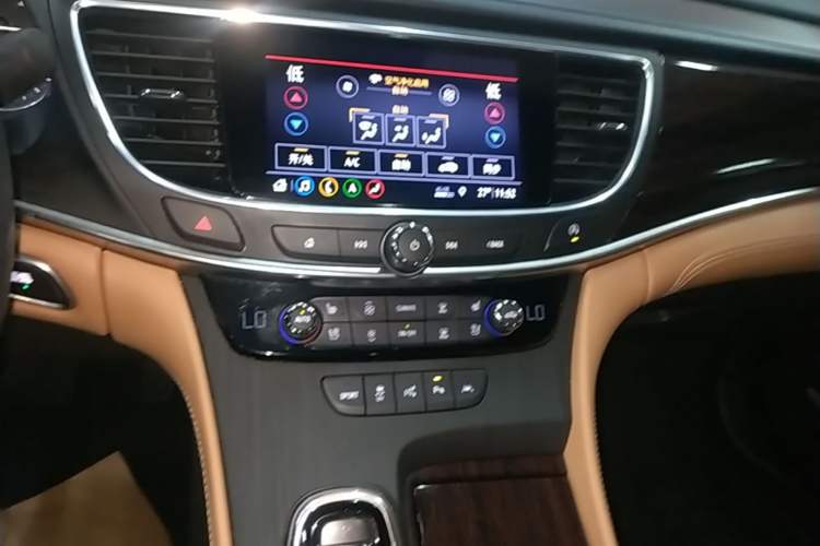 Used Buick LaCrosse 2020 652T Prestige Edition Audio And AC Panel