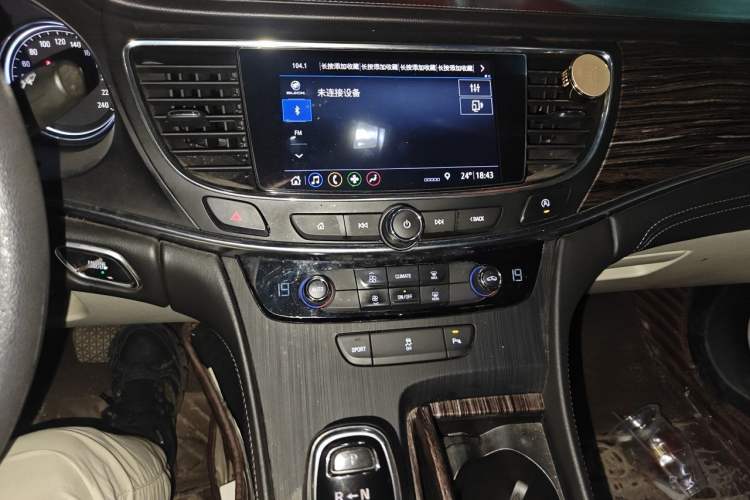 Used Buick LaCrosse 2020 652T Elite Edition Audio And AC Panel