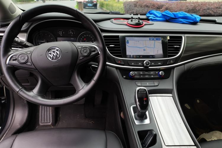Used Buick LaCrosse 2020 652T Luxury Version Center Console