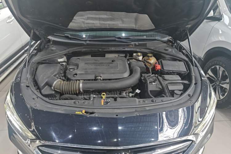 Used Buick LaCrosse 2020 652T Luxury Version Engine Bay