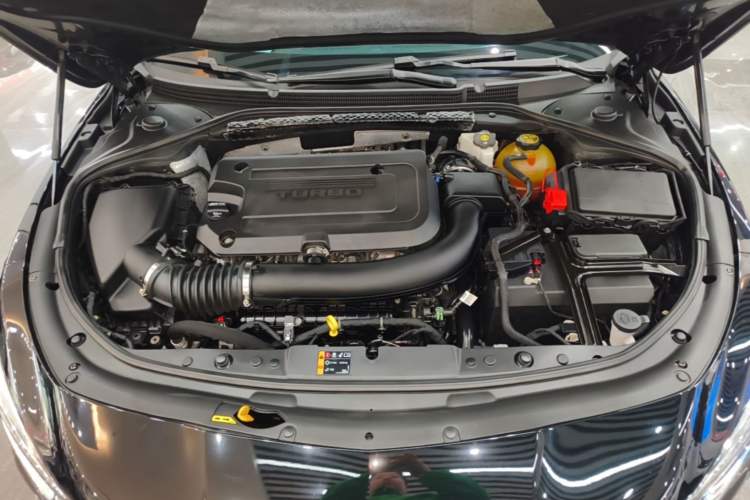 Used Buick LaCrosse 2020 652T Luxury Version Engine Bay