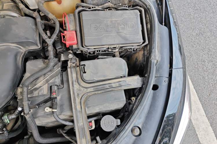 Used Buick LaCrosse 2020 652T Luxury Version Engine Bay Left