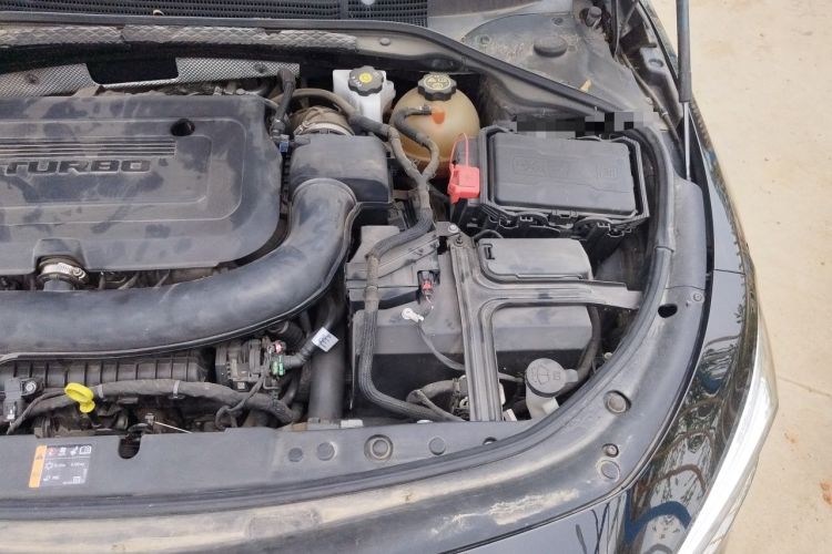 Used Buick LaCrosse 2020 652T Luxury Version Engine Bay Left