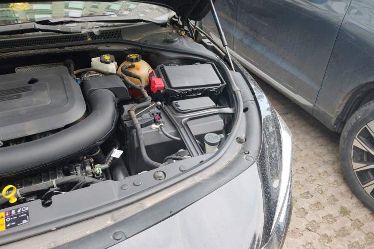 Used Buick LaCrosse 2020 652T Luxury Version Engine Bay Left