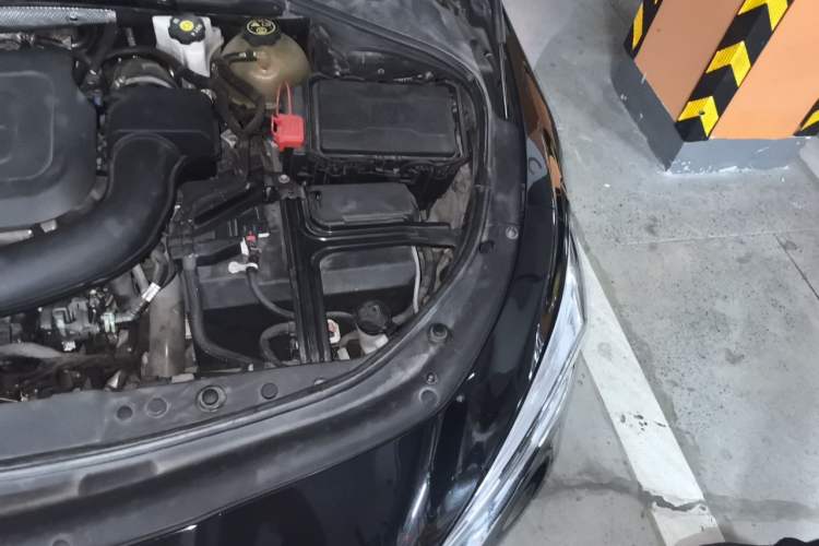 Used Buick LaCrosse 2020 652T Luxury Version Engine Bay Left