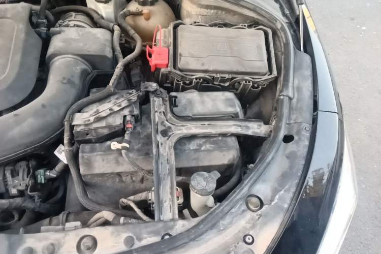 Used Buick LaCrosse 2020 652T Luxury Version Engine Bay Left