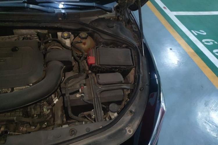 Used Buick LaCrosse 2020 652T Luxury Version Engine Bay Left