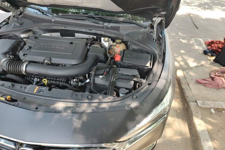 Used Buick LaCrosse 2020 652T Luxury Version Engine Bay Left