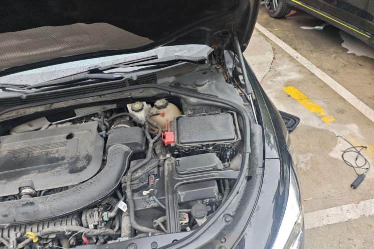 Used Buick LaCrosse 2020 652T Luxury Version Engine Bay Left