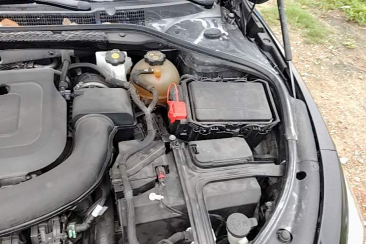 Used Buick LaCrosse 2020 652T Luxury Version Engine Bay Left