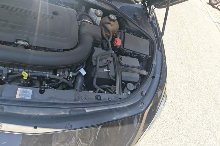 Used Buick LaCrosse 2020 652T Luxury Version Engine Bay Left