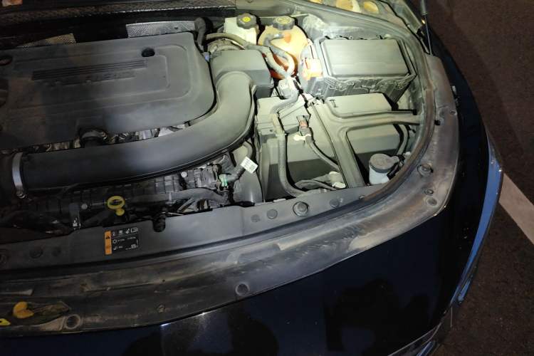 Used Buick LaCrosse 2020 652T Luxury Version Engine Bay Left