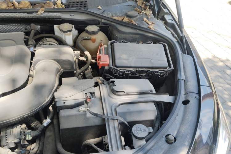Used Buick LaCrosse 2020 652T Luxury Version Engine Bay Left