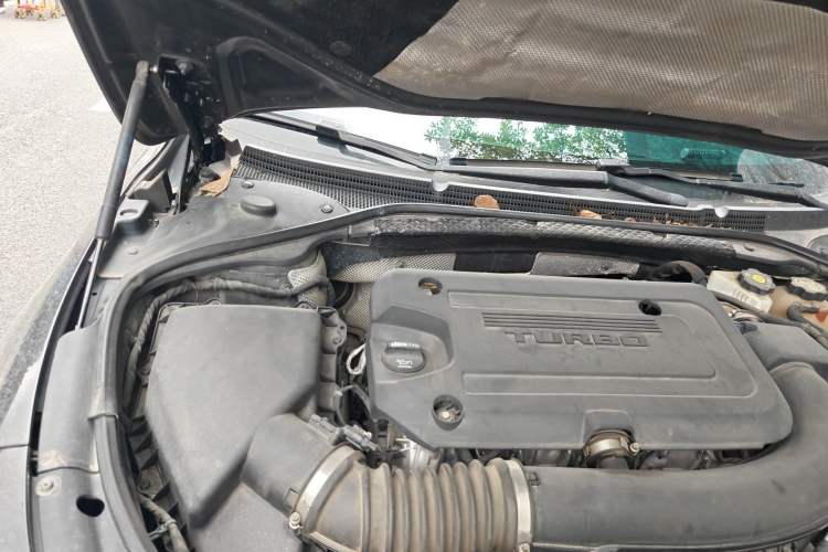 Used Buick LaCrosse 2020 652T Luxury Version Engine Bay Right
