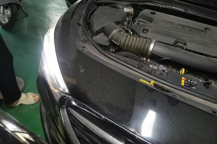 Used Buick LaCrosse 2020 652T Luxury Version Engine Bay Right