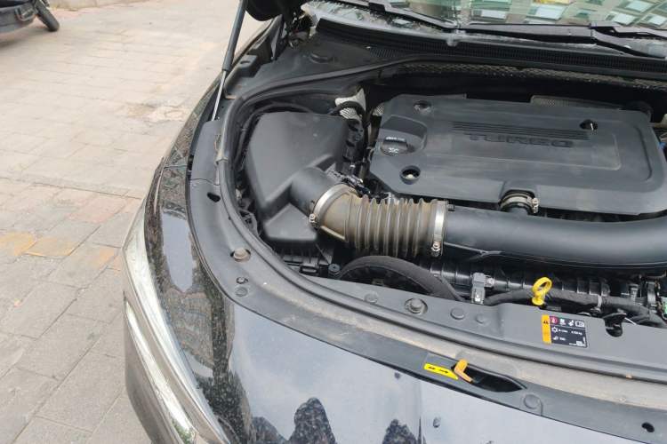 Used Buick LaCrosse 2020 652T Luxury Version Engine Bay Right