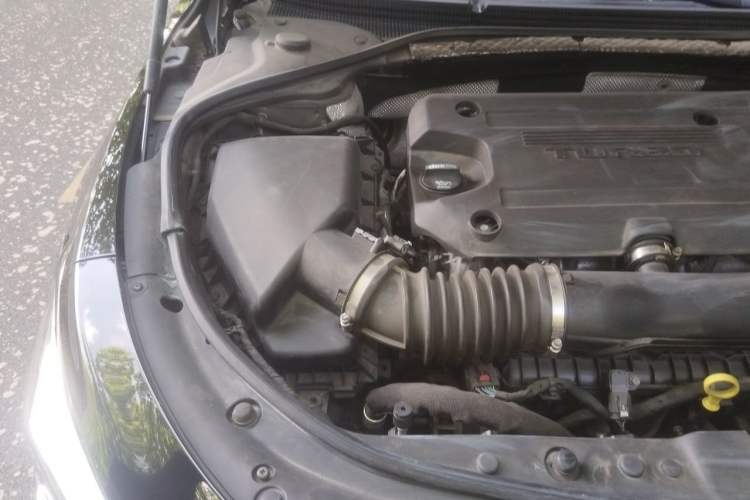 Used Buick LaCrosse 2020 652T Luxury Version Engine Bay Right