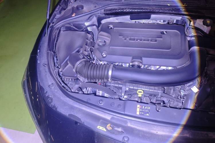 Used Buick LaCrosse 2020 652T Luxury Version Engine Bay Right