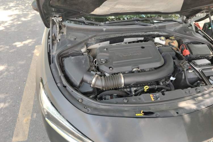 Used Buick LaCrosse 2020 652T Luxury Version Engine Bay Right