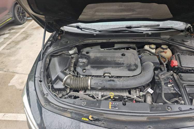 Used Buick LaCrosse 2020 652T Luxury Version Engine Bay Right