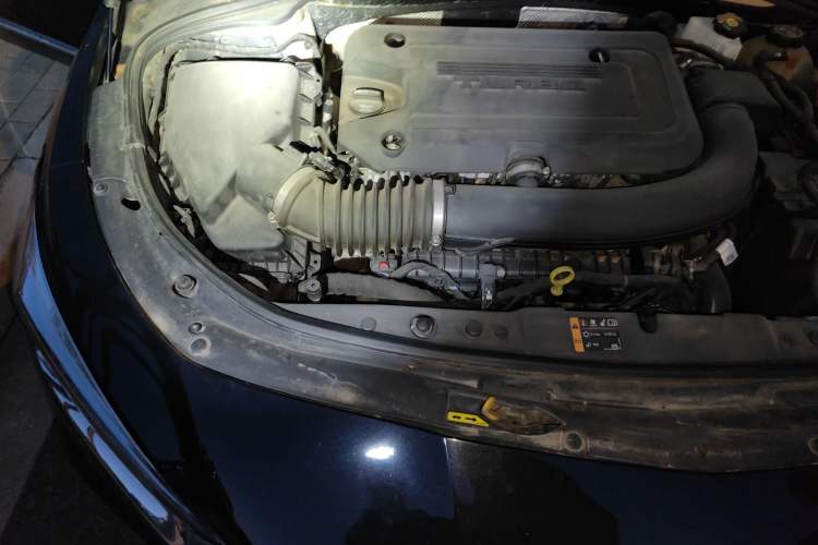 Used Buick LaCrosse 2020 652T Luxury Version Engine Bay Right