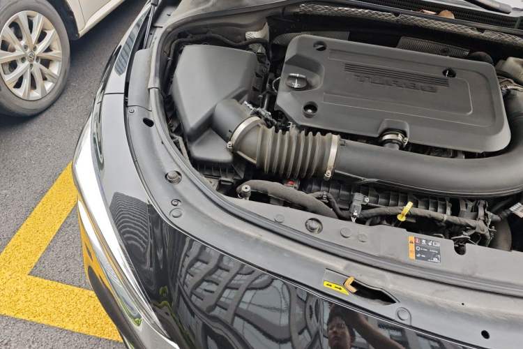 Used Buick LaCrosse 2020 652T Luxury Version Engine Bay Right