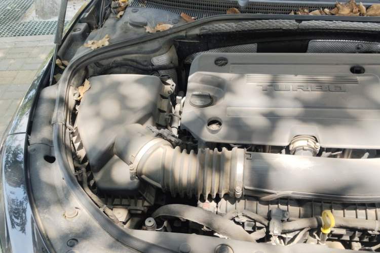 Used Buick LaCrosse 2020 652T Luxury Version Engine Bay Right