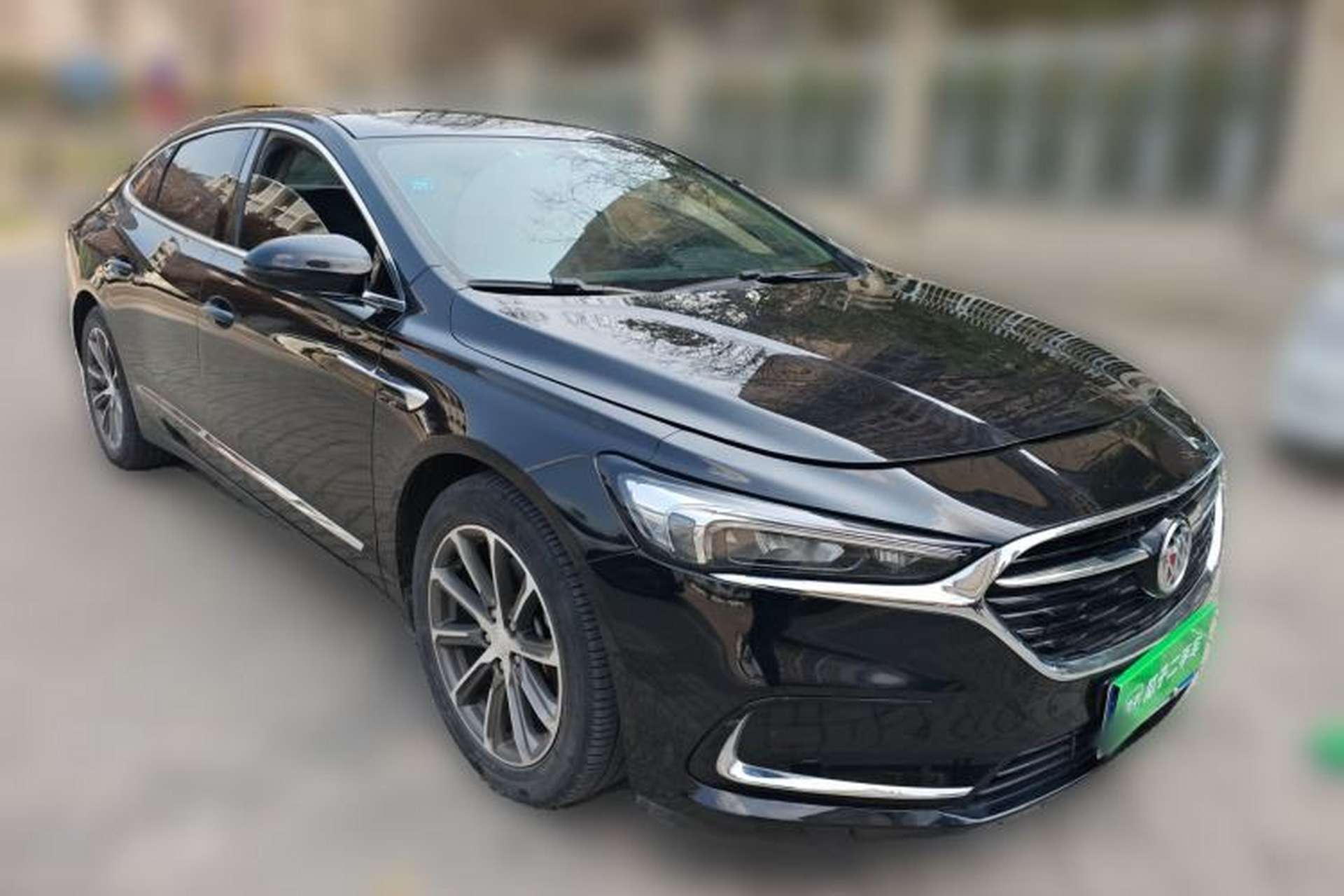 Used Buick LaCrosse 2020 652T Luxury Version Front Right 45 Deg