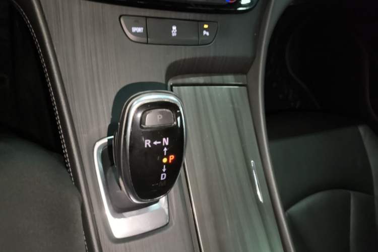 Used Buick LaCrosse 2020 652T Luxury Version Gear Lever