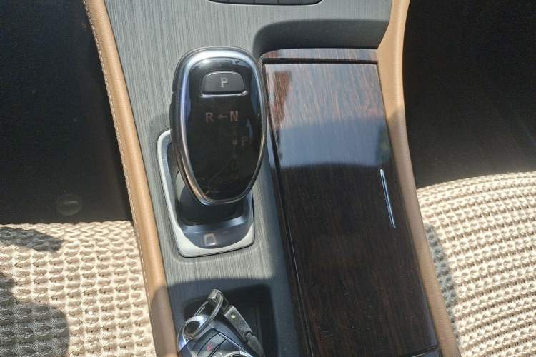 Used Buick LaCrosse 2020 652T Prestige Edition Gear Lever