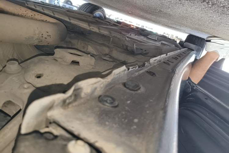 Used Buick LaCrosse 2020 652T Luxury Version Left Side Sill