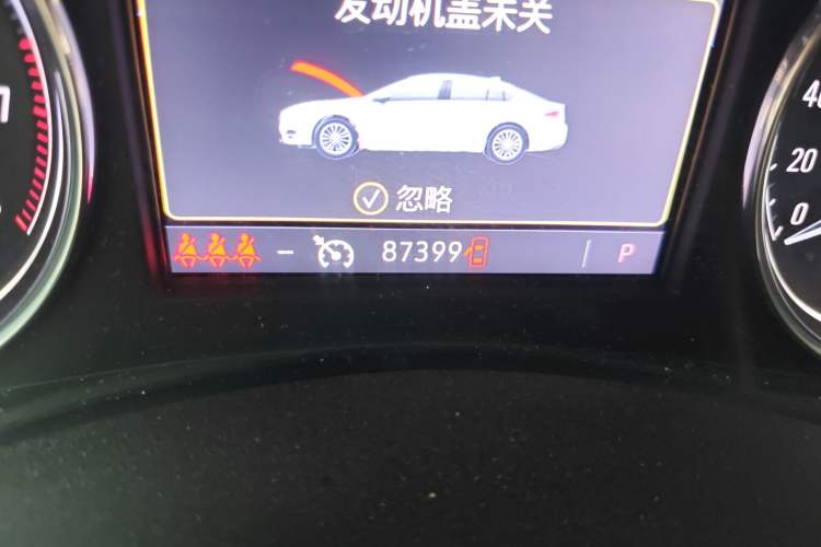 Used Buick LaCrosse 2020 652T Luxury Version Odometer Close Up