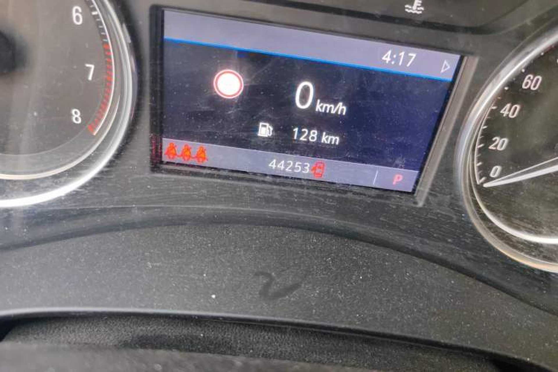 Used Buick LaCrosse 2020 652T Luxury Version Odometer Close Up