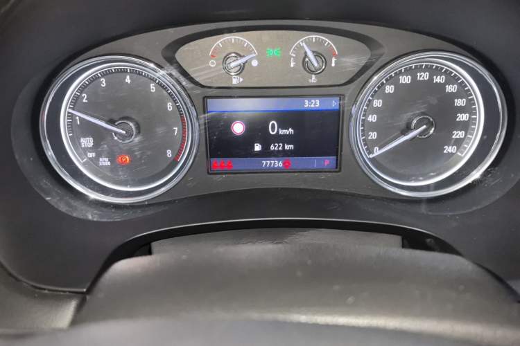 Used Buick LaCrosse 2020 652T Luxury Version Odometer Close Up
