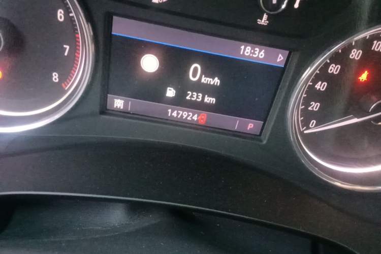 Used Buick LaCrosse 2020 652T Luxury Version Odometer Close Up