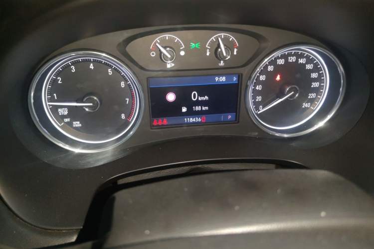 Used Buick LaCrosse 2020 652T Luxury Version Odometer Close Up