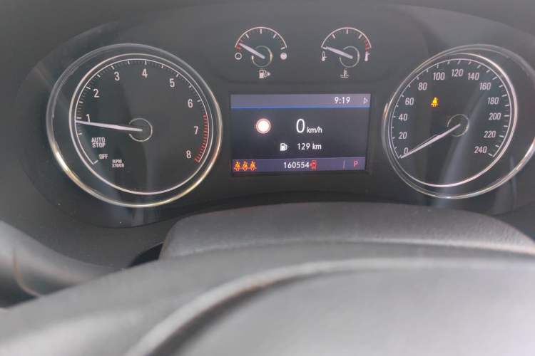 Used Buick LaCrosse 2020 652T Luxury Version Odometer Close Up
