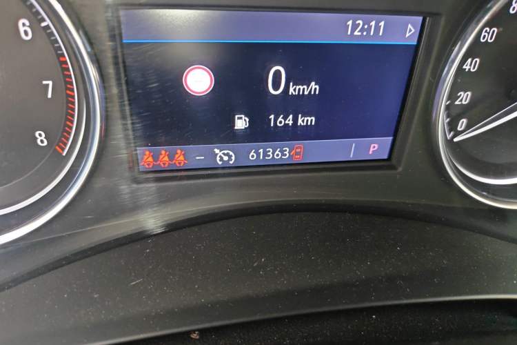 Used Buick LaCrosse 2020 652T Luxury Version Odometer Close Up