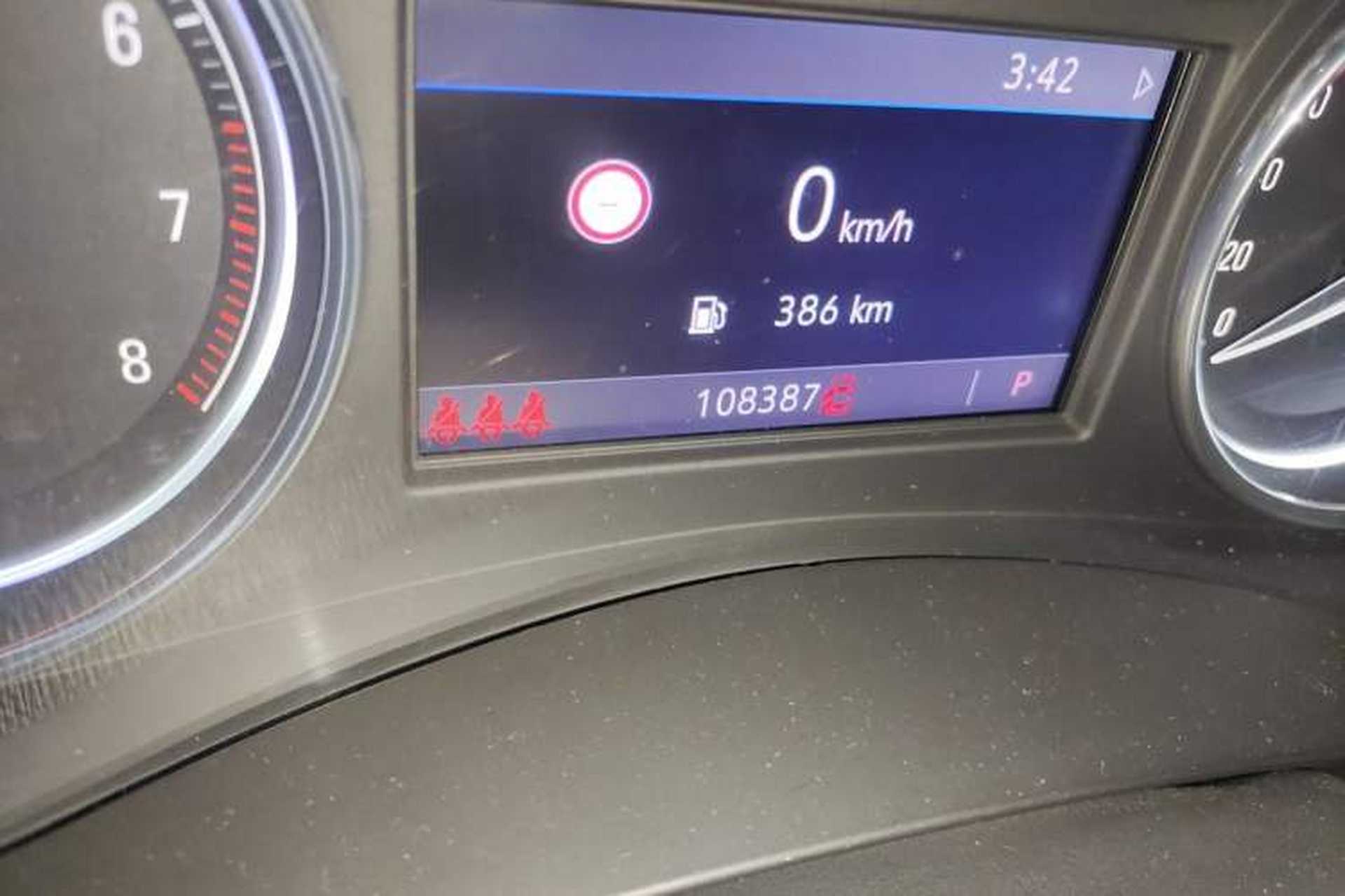 Used Buick LaCrosse 2020 652T Luxury Version Odometer Close Up