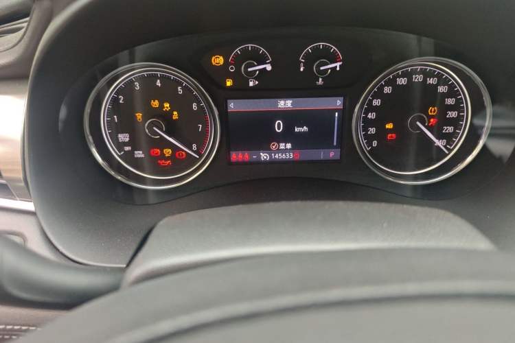 Used Buick LaCrosse 2020 652T Luxury Version Odometer Close Up