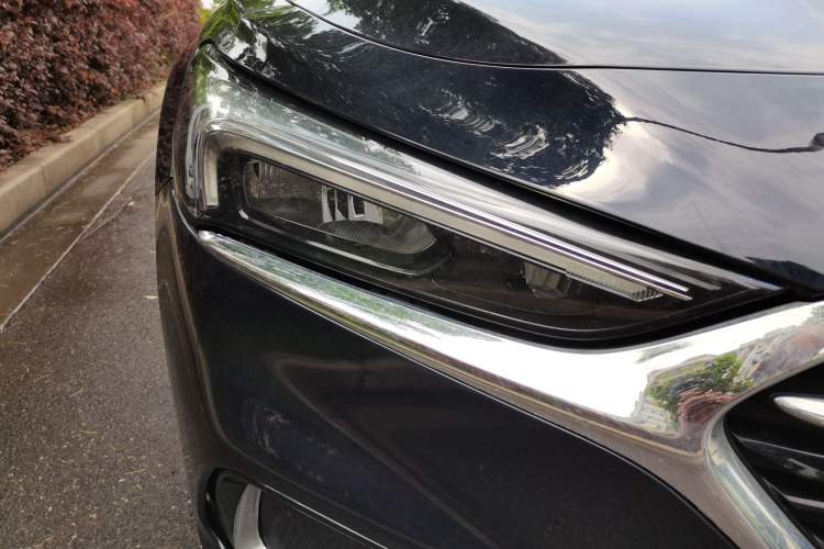 Used Buick LaCrosse 2020 652T Luxury Version Right Front Headlight