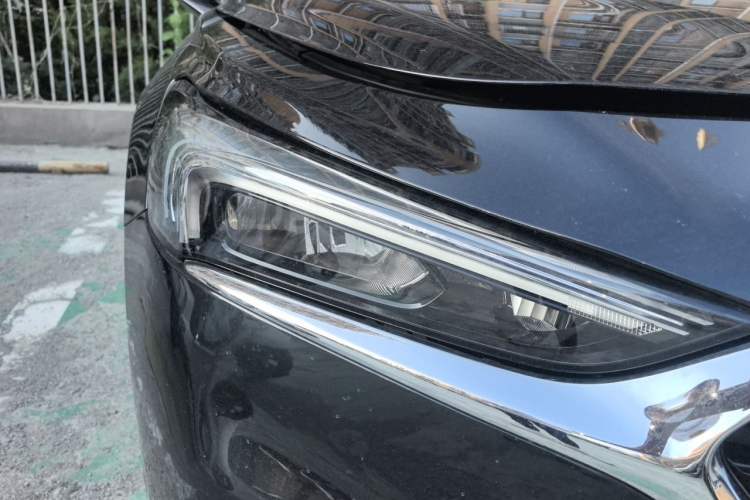 Used Buick LaCrosse 2020 652T Luxury Version Right Front Headlight