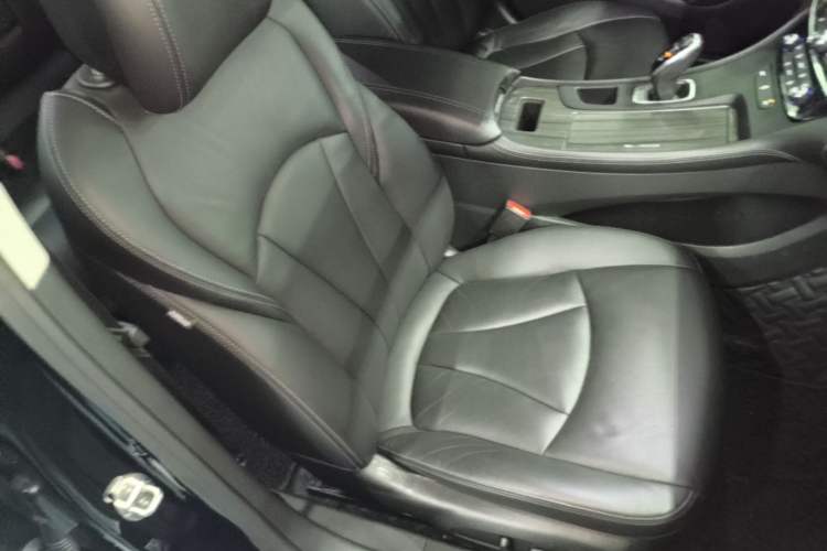 Used Buick LaCrosse 2020 652T Luxury Version Right Front Seat