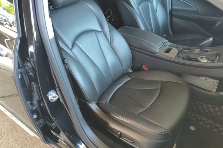 Used Buick LaCrosse 2020 652T Luxury Version Right Front Seat