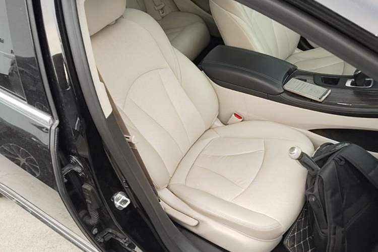 Used Buick LaCrosse 2020 652T Elite Edition Right Front Seat